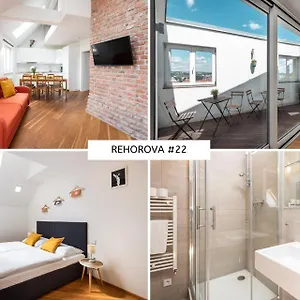 rehorova-apartments.praguehotelsweb.com/