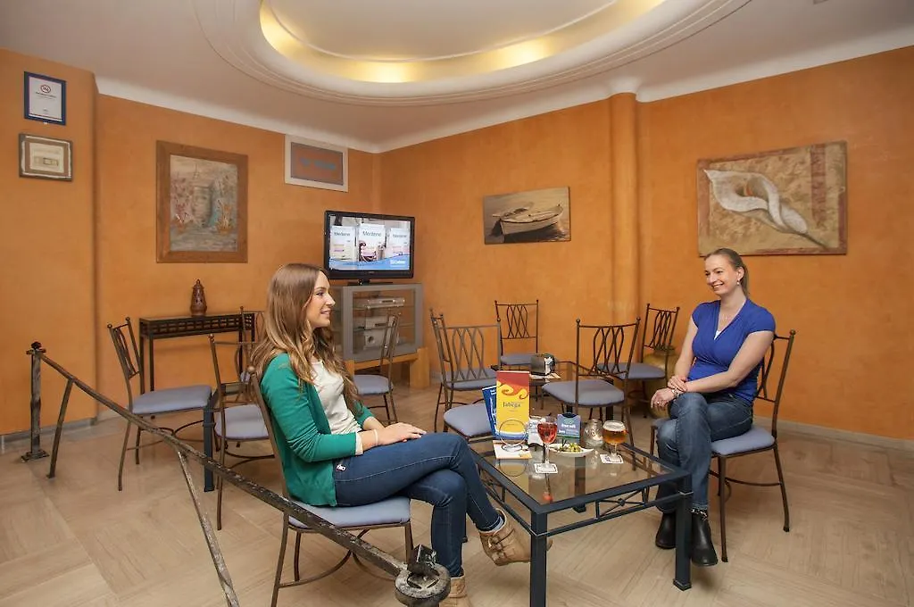 Apartamentos La Jabega Фуэнхирола